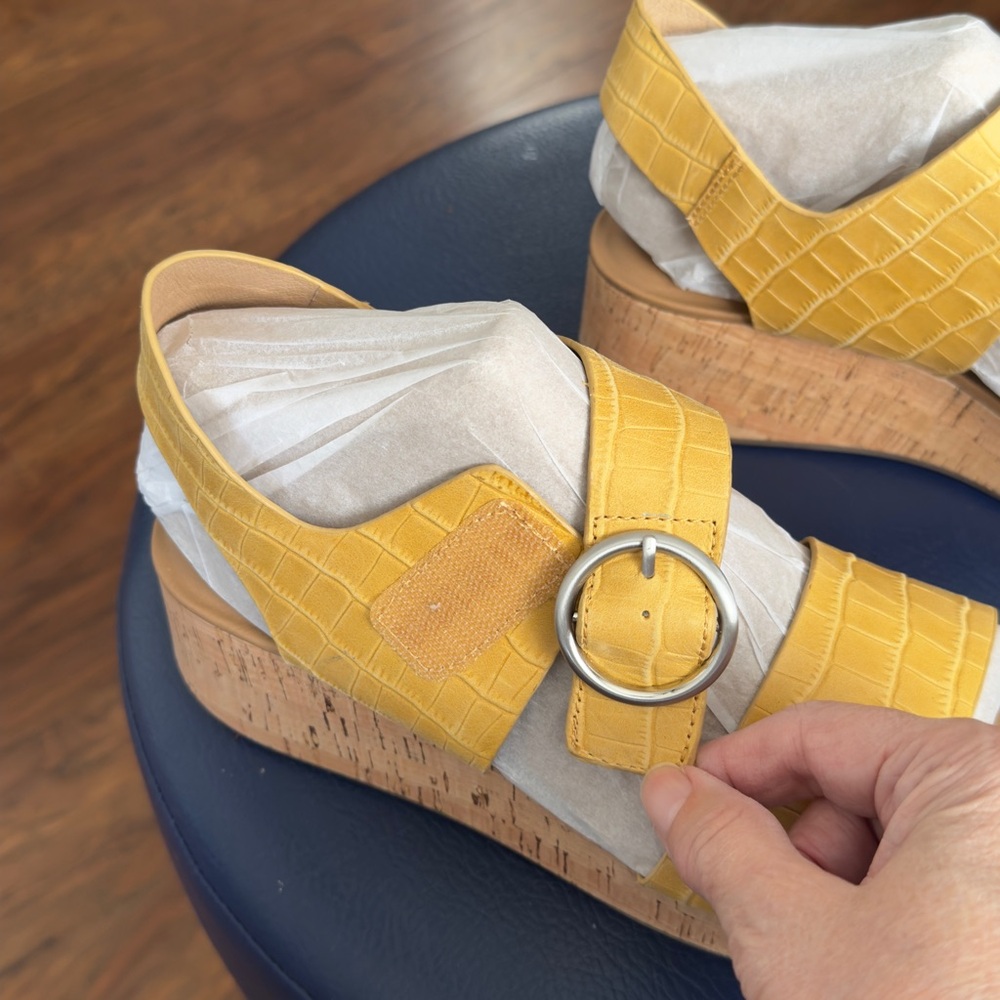 Sofft Faedra wedge sandals yellow, crocodile-embossed leather New‎ without box - Picture 4 of 7
